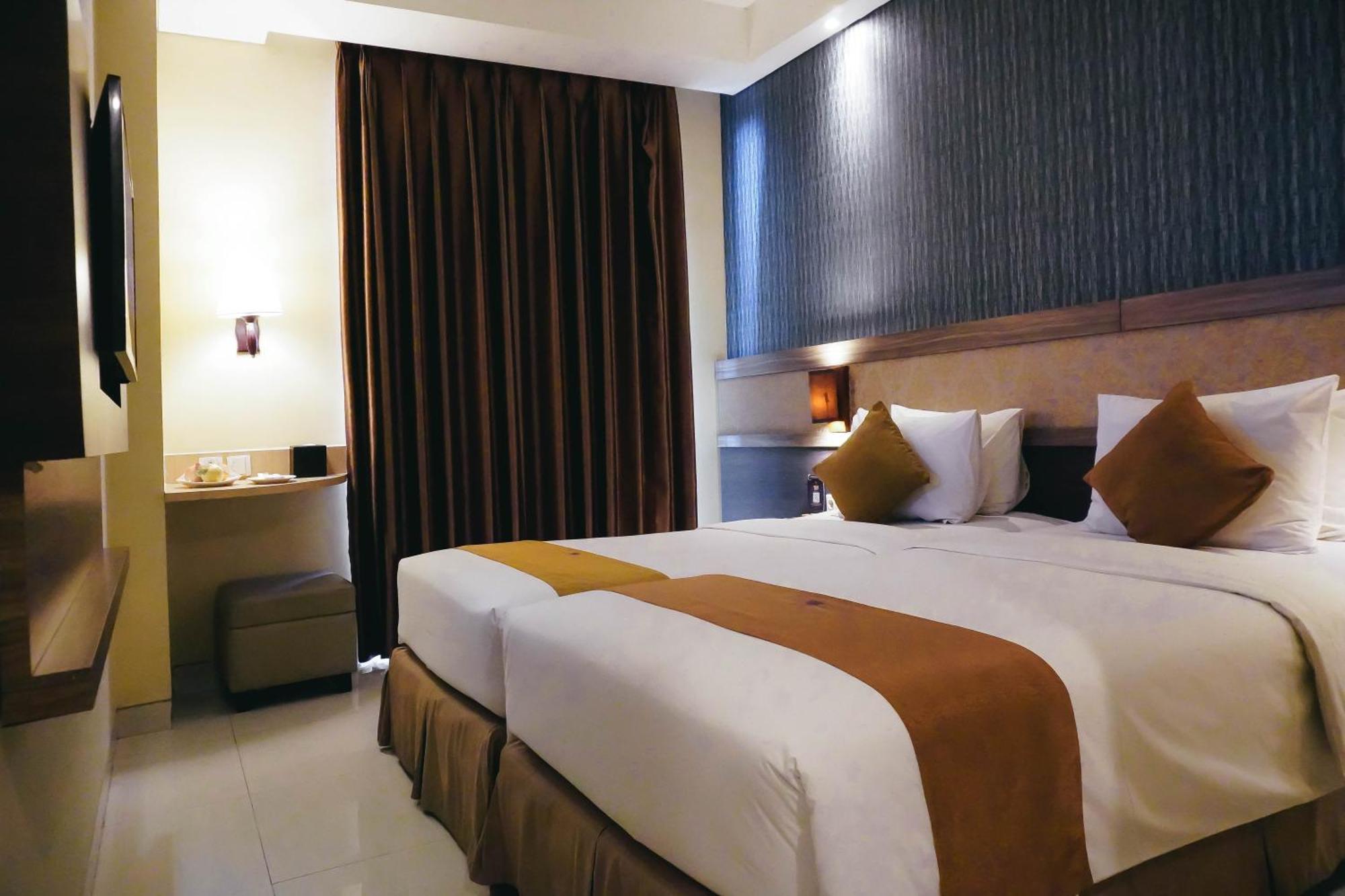 Crystal Lotus Hotel Yogyakarta Melati Kültér fotó