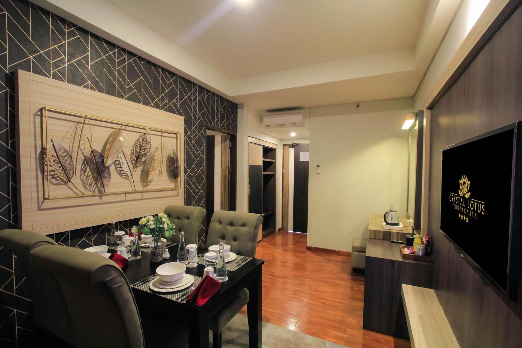 Crystal Lotus Hotel Yogyakarta Melati Kültér fotó