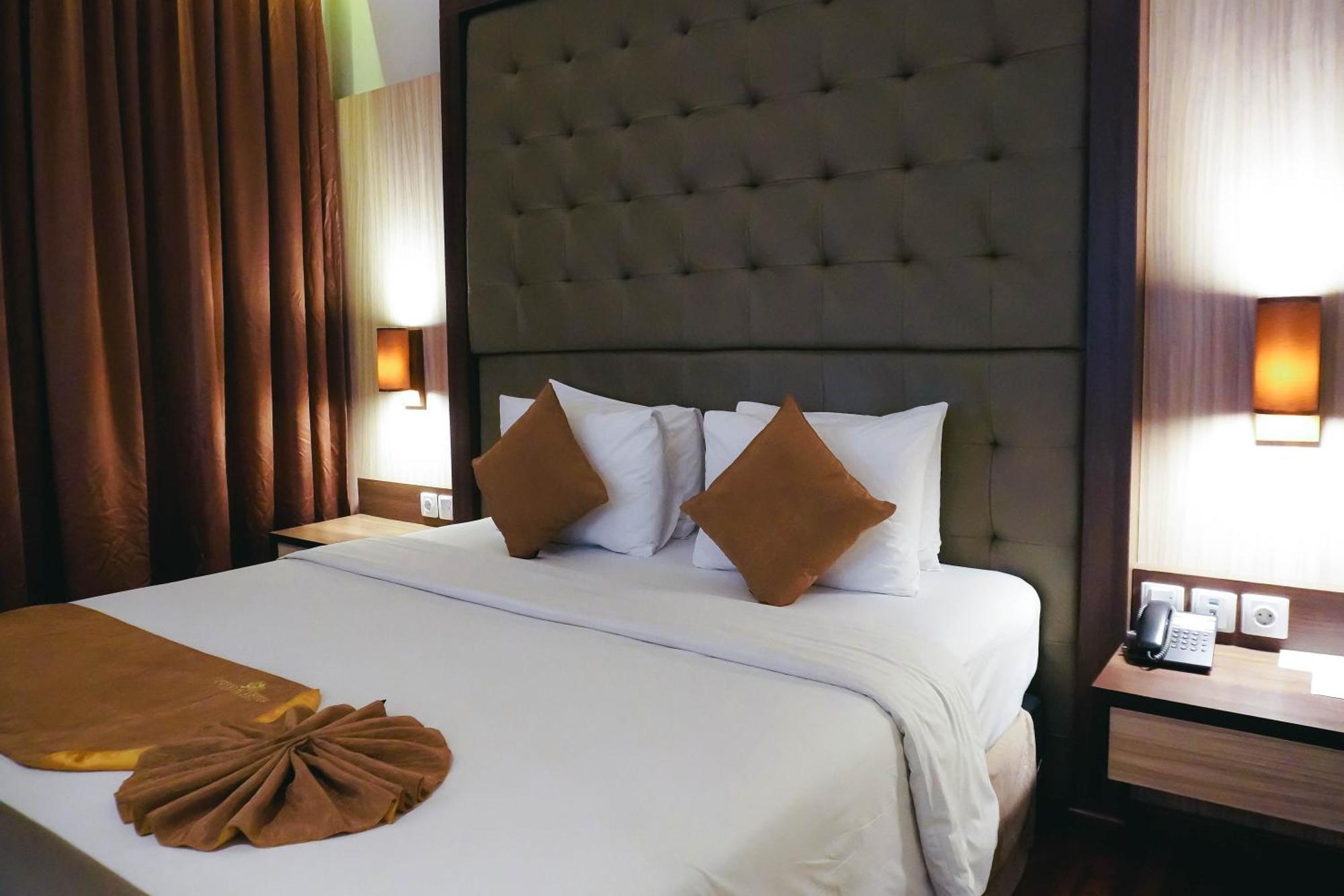 Crystal Lotus Hotel Yogyakarta Melati Kültér fotó