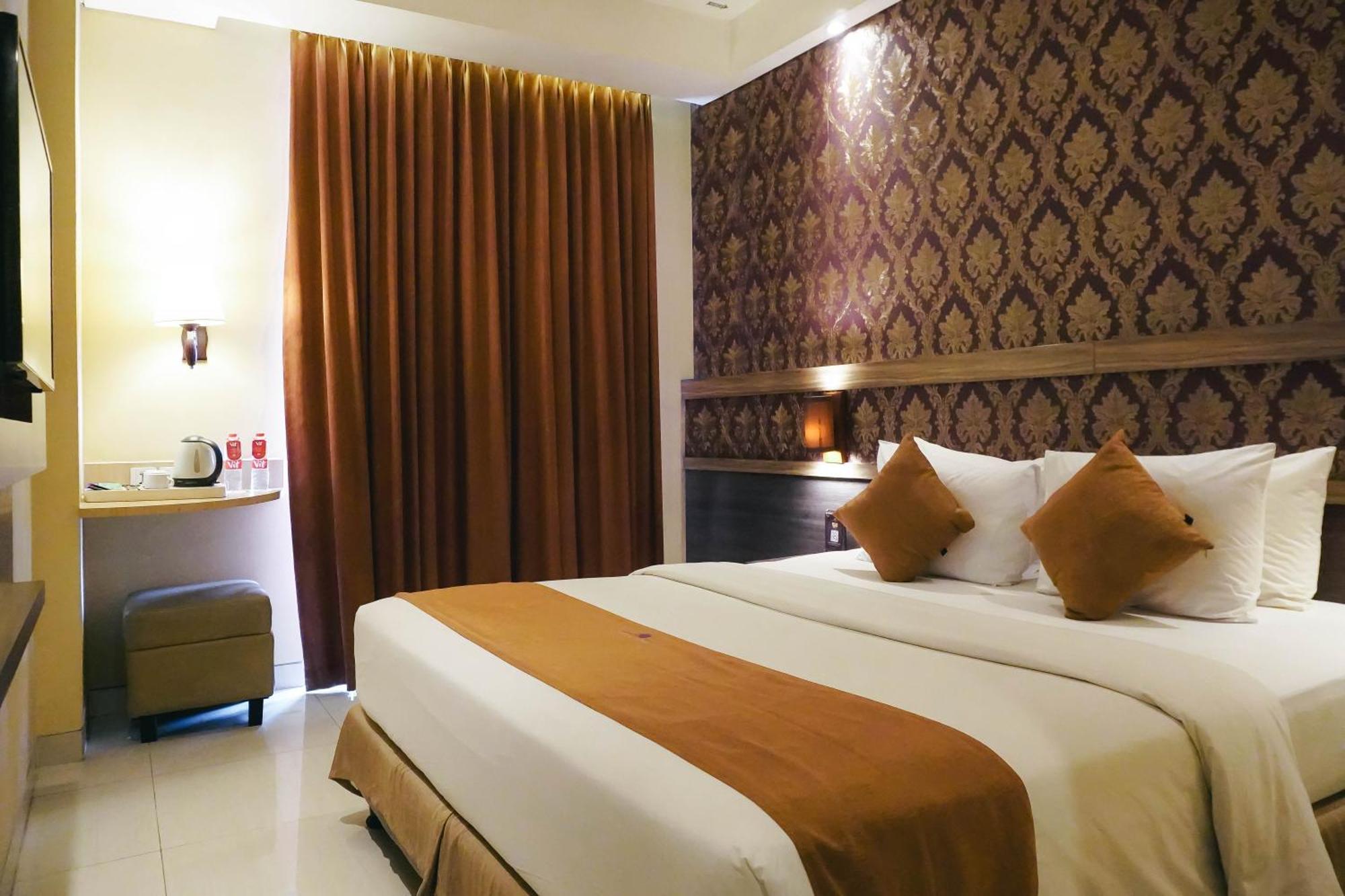 Crystal Lotus Hotel Yogyakarta Melati Kültér fotó