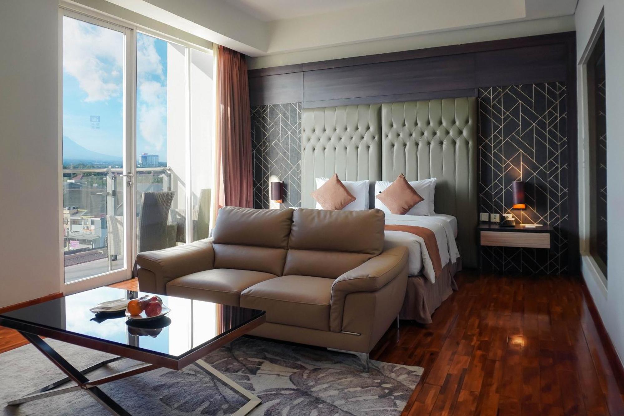 Crystal Lotus Hotel Yogyakarta Melati Kültér fotó